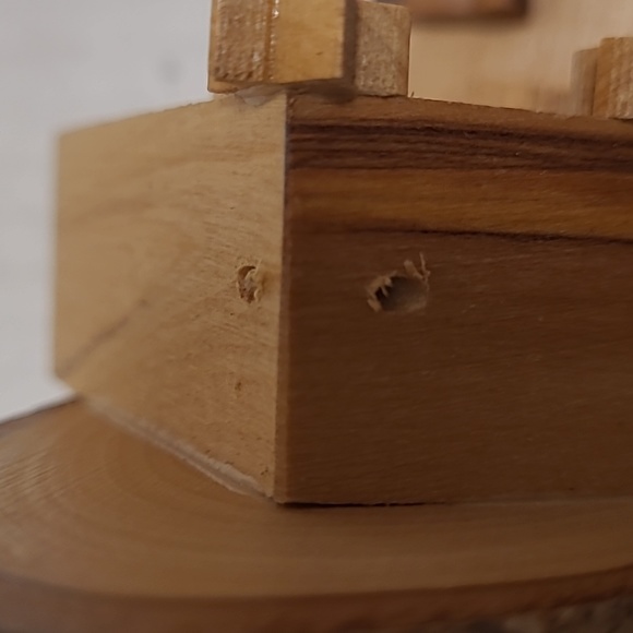 Beautiful Wooden Nativity - Picture 11 of 16